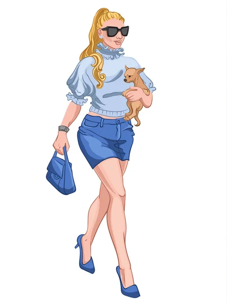 Femme blonde en chemisier bleu clair, jupe, talons hauts, sac à main et lunettes de soleil noires tenant son chien en marchant. Élégant et élégant — Image vectorielle
