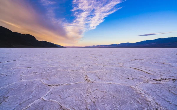 Špatná Voda Povodí Krajina Při Západu Slunce Death Valley National — Stock fotografie