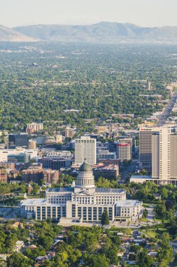 Salt Lake City, Utah, ABD. 2017 / 06 / 14: günbatımında güzel bir tuz gölü şehri.