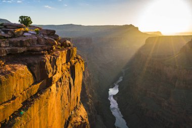 Toroweap 'in manzaralı manzarası. Kuzey yamacında gün doğumuna bakıyor. Büyük Kanyon Ulusal Parkı, Arizona, ABD..