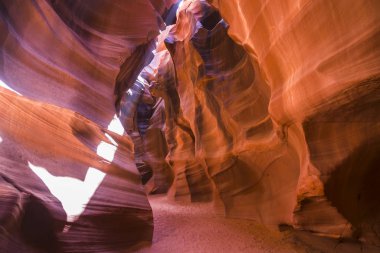  Antilop Kanyonu, Page, Arizona, ABD 'de kumtaşı oluşumlarının güzelliği.