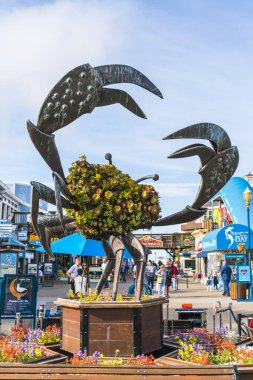 San Francisco, California, ABD, 2016 / 04 / 20: Güneşli bir günde 39. iskele.