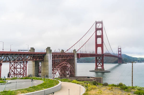 Kışın Gün Batımında Sisle Birlikte Altın Kapı San Francisco California — Stok fotoğraf