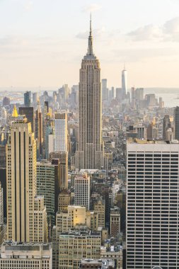gün batımında New york skyline.