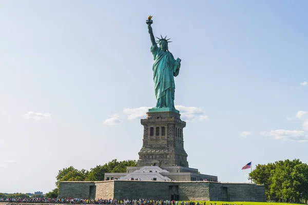 Estatua Libertad Con Fondo Azul Del Cielo —  Fotos de Stock