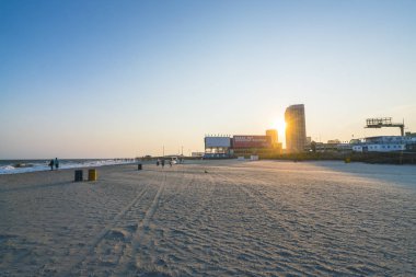 Atlantic City, New Jersey, ABD. 09-04-17: Atlantic City Boardwalk gün batımında.