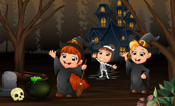 Boldog Gyerekek Ünnepe Halloween Napján Kísértetjárta Ház Háttérrel — Stock Vector