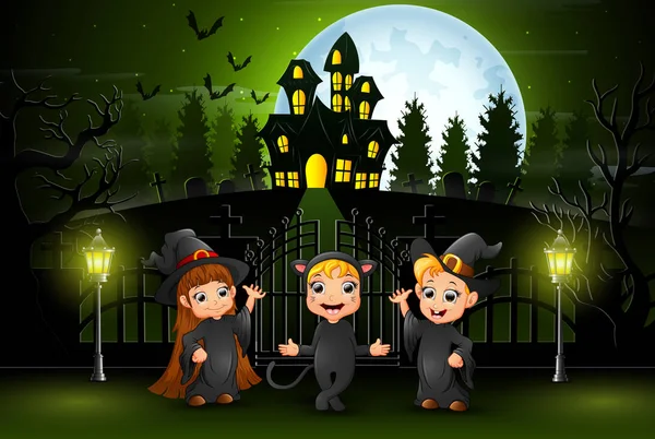 Felice Halloween Bambini All Aperto Con Sfondo Casa Infestata — Vettoriale Stock
