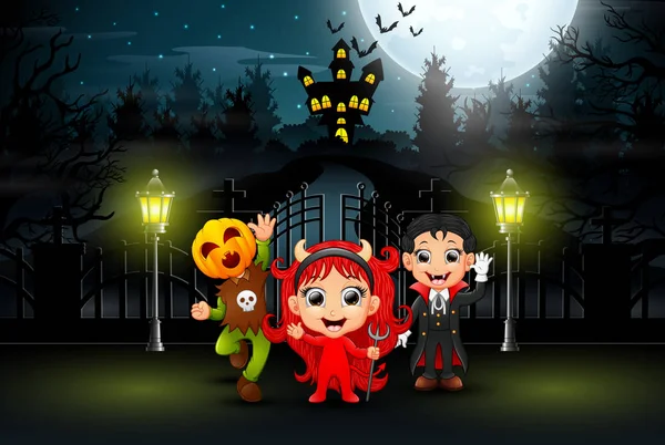 Crianças Felizes Vestindo Trajes Halloween Livre Noite —  Vetores de Stock