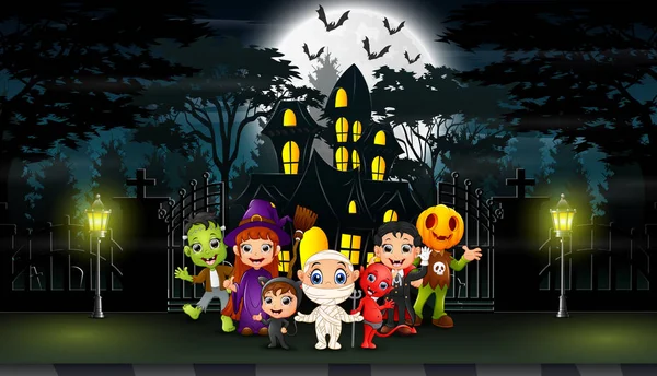 Bambini Felici Che Indossano Costume Halloween All Aperto Con Sfondo — Vettoriale Stock