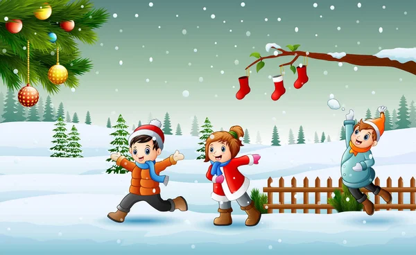 Crianças Felizes Vestindo Chlotes Inverno Jogando Neve Dia Natal — Vetor de Stock