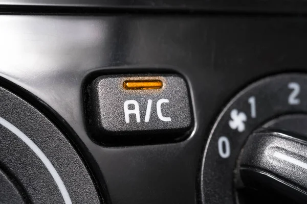 Primer Plano Tecla Aire Acondicionado Del Coche Con Luz Naranja —  Fotos de Stock