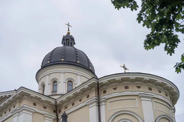 Nowoczesna Kopuła Kościoła Katolickiego Lwowie Ukraina — Zdjęcie stockowe