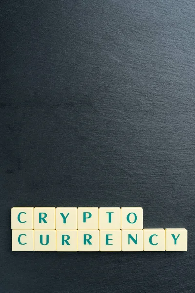 Kryptowährungstext Aus Buchstabenkacheln Kopieren Sie Platz Der Spitze Vertikale Orientierung — Stockfoto