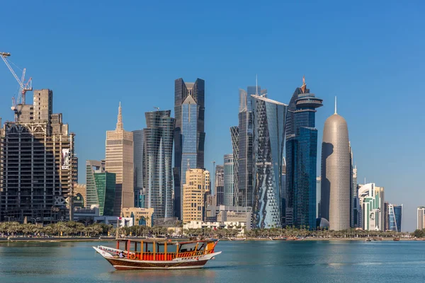 Doha Katar Január 2018 West Bay City Skyline Helyi Hajó — Stock Fotó