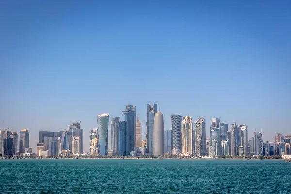 Skyline Doha Katar Kék Naponta Téli Időben Mia Parkban Látható — Stock Fotó