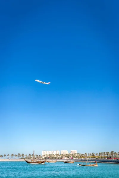 Doha Qatar Jan 8Th 2018 Boeing 747 Qatar Airways Takes — Stock Photo, Image