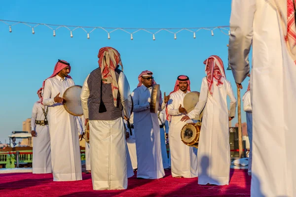 Dauhá Katar Jan 2018 Barevné Oslavy Dauhá Místními Lidmi Oblečený — Stock fotografie