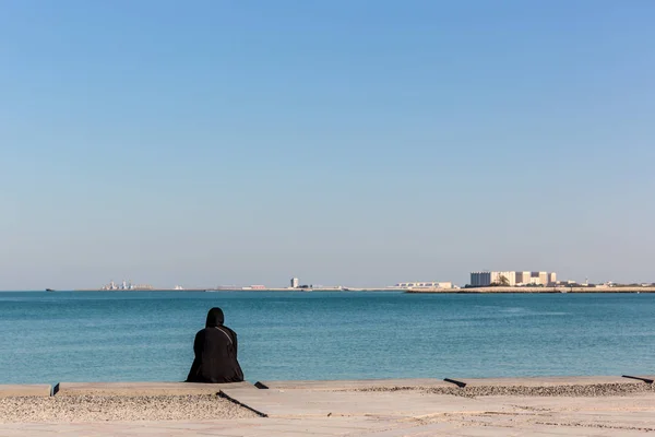 Doha Katar Jan 2018 Helyi Emberek Élvezik Nyílt Területeken Downtown — Stock Fotó