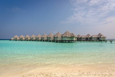 Hotel Paradise - bungalov ve suyun