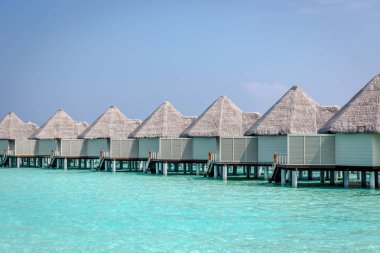 Hotel Paradise - bungalov ve suyun