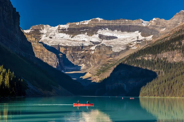Banff Canada Ago 19Th 2017 Turisti Che Fanno Kayak Godono — Foto Stock