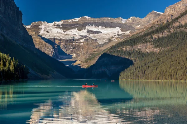 Banff Canada Ago 19Th 2017 Turisti Che Fanno Kayak Godono — Foto Stock