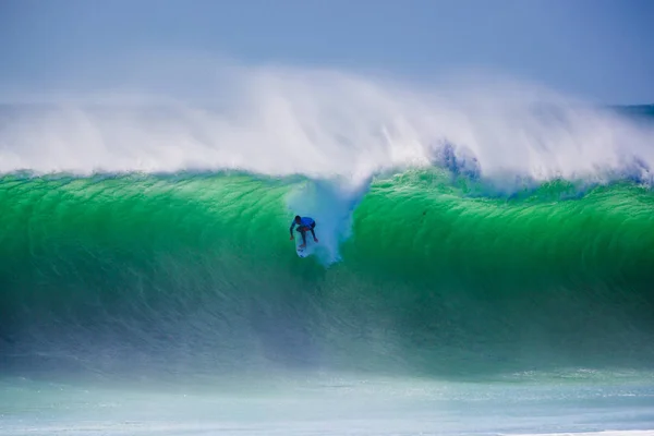 Peniche Portugalsko 25Th Říjen 2017 Surfař Visící Obrovská Vlna Během — Stock fotografie