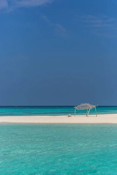 Incroyable Eau Bleue Dans Une Île Déserte Ciel Bleu Jour — Photo