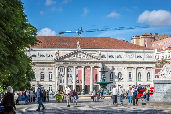 Lisboa Portugal Mayo 2018 Turistas Lugareños Caminando Bulevar Tradicional Centro —  Fotos de Stock