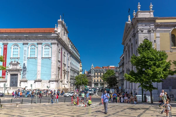 Lisboa Portugal Mai 2018 Turister Lokalbefolkning Nyter Fantastisk Blå Himmeldag – stockfoto