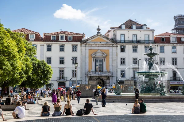 Lisabon Portugalsko Května 2018 Turisté Místní Pěší Tradiční Boulevard Lisabonu — Stock fotografie