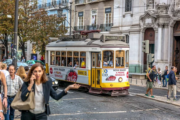 Lissabon Portugal Mai 2018 Touristen Und Einheimische Mit Der Berühmten — Stockfoto