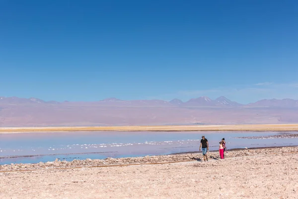 Atacama Χιλη Οκτ 2017 Γονέα Και Ενός Παιδιού Που Περπατάει — Φωτογραφία Αρχείου