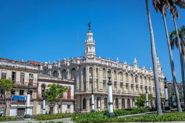 Edifício Colonial Havana Cuba Dia Céu Azul Sentimentos Verão — Fotografia de Stock