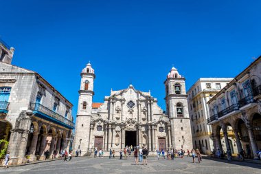 Eski şehrin Havana, Küba'da kentin ana plaza gün Havana, Küba - Mar 10 2018 - turist bir yaz zevk sıcak
