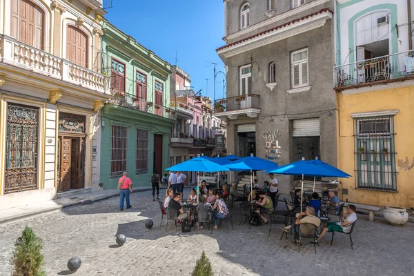 Havana Kuba März 2018 Touristen Genießen Einen Warmen Morgen Der — Stockfoto