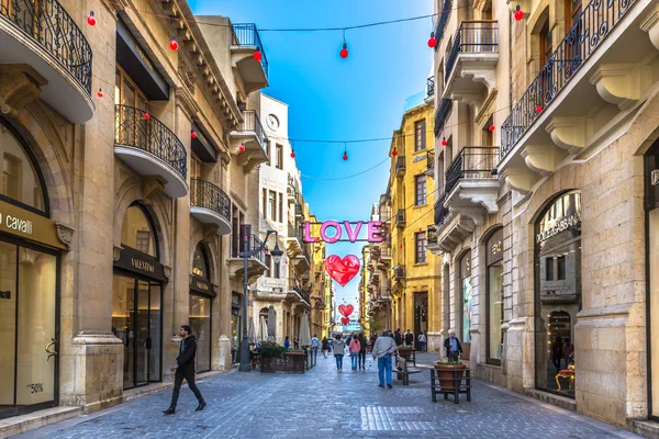 Beirute Líbano Fevereiro 2018 Locais Caminhando Uma Nova Moderna Área — Fotografia de Stock