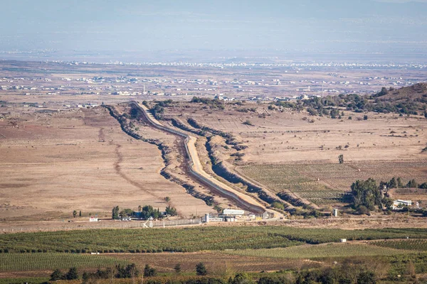 イスラエルとシリアのゴラン高原の近くの境界線 — ストック写真