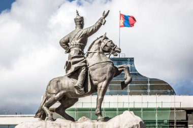 Moğolistan Ulaanbaatar başkentinde bir heykel
