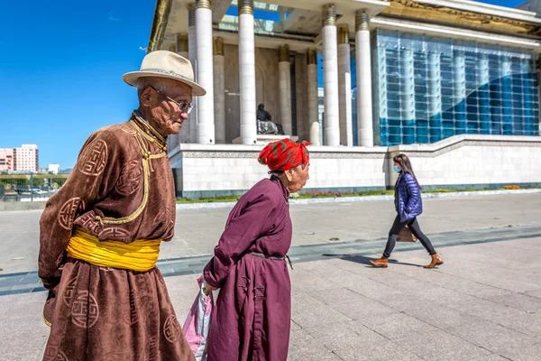 Ulaanbaatar Mongolia Sept 8Th 2018 Old Age Couple Dressing Traditional — Stock Photo, Image