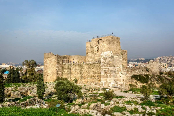Τουρίστες Απολαμβάνουν Ερείπια Της Βύβλου Στον Λίβανο — Φωτογραφία Αρχείου