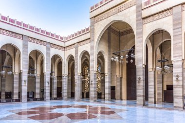 Manama, Bahreyn, dünyanın en büyük camilerinden Al Fateh caminin iç