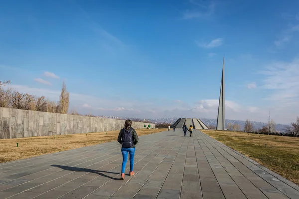 Ereván Armenia Enero 2018 Turista Complejo Memorial Del Genocidio Armenio — Foto de Stock