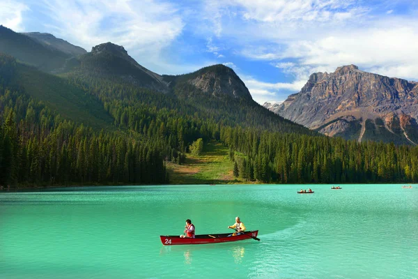 Banff Canada Settembre 2018 Una Coppia Matura Diverte Kayak Nel — Foto Stock