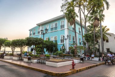 Panama City, Panama - Mar 10 2018 - turistler ve yerliler için daha sonra bir öğleden sonra eski sömürge şehir, Panama Casco Viejo mahallede zevk