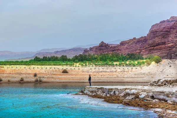 Ung Flicka Döda Havet Jordanien — Stockfoto