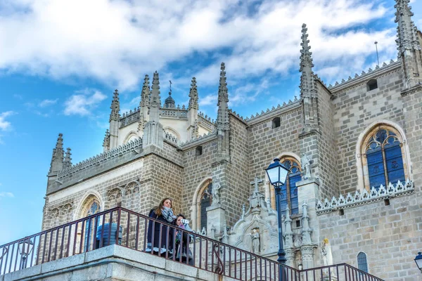 Toledo Španělsko Dec 2017 Turisté Fotí Aplikace Outlook Toledu Jednu — Stock fotografie