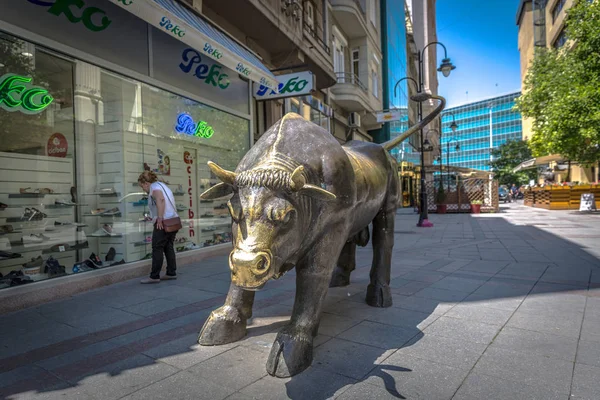 Skopje Mazedonien Mai 2018 Eine Riesige Bullenstatue Identisch Mit Dem — Stockfoto