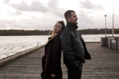 Her zaman arka arkaya..